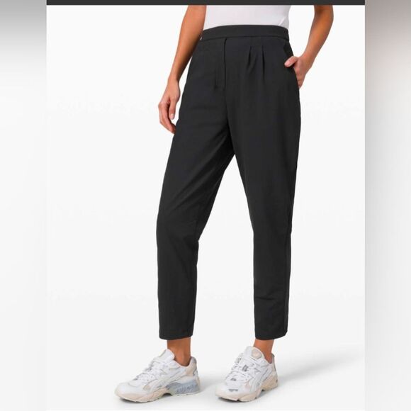 Lululemon Essential High-Rise Black Pleaded Cropped Stretch Pants Trouser Sz 8 - Picture 1 of 8